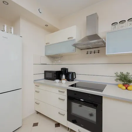Cozy Apartment With Terrace Room Near Warszawa Zachodnia By Noclegi Renters Eksteriør bilde