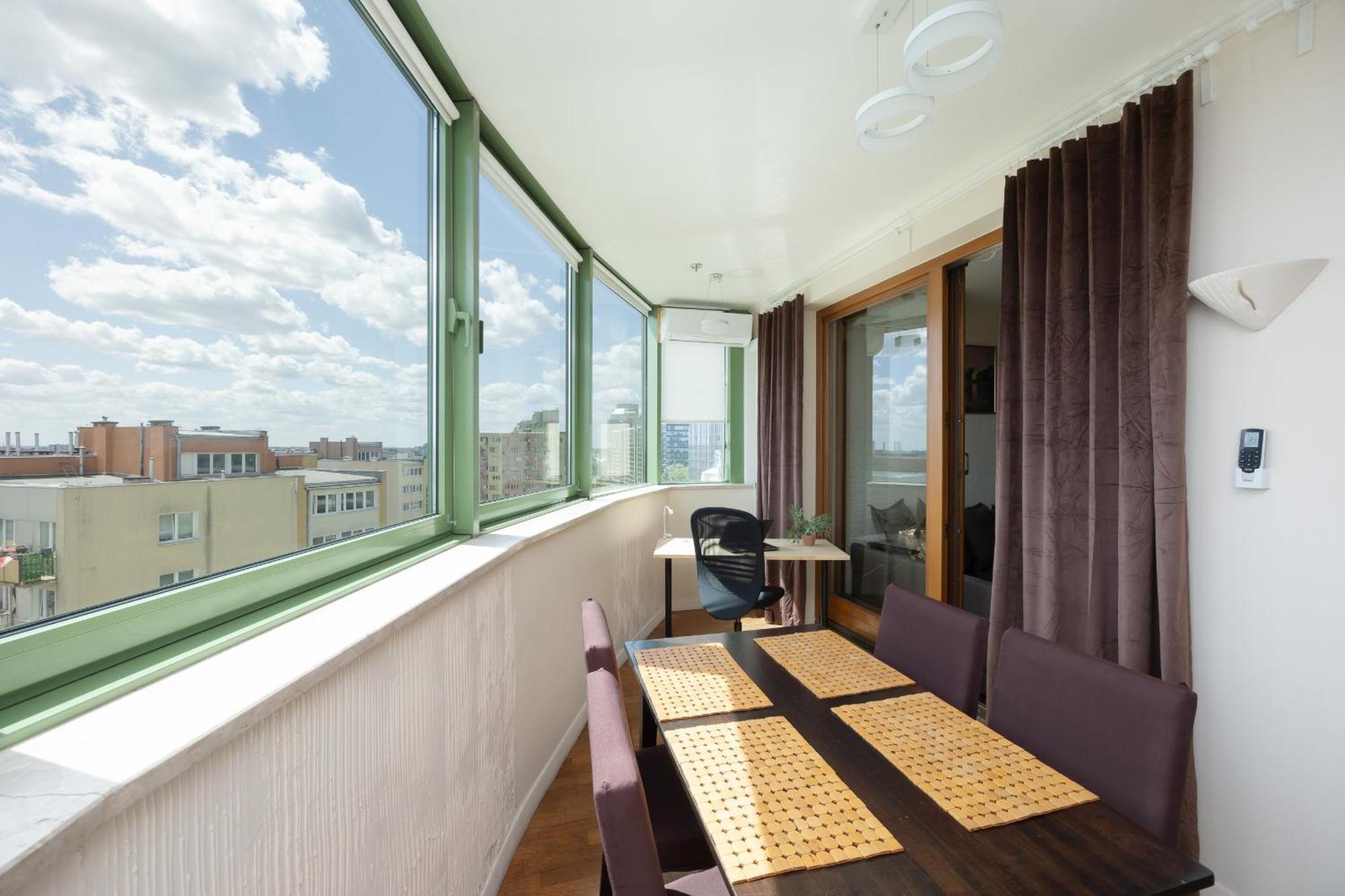 Cozy With Terrace Near Zachodnia By Renters Varšava